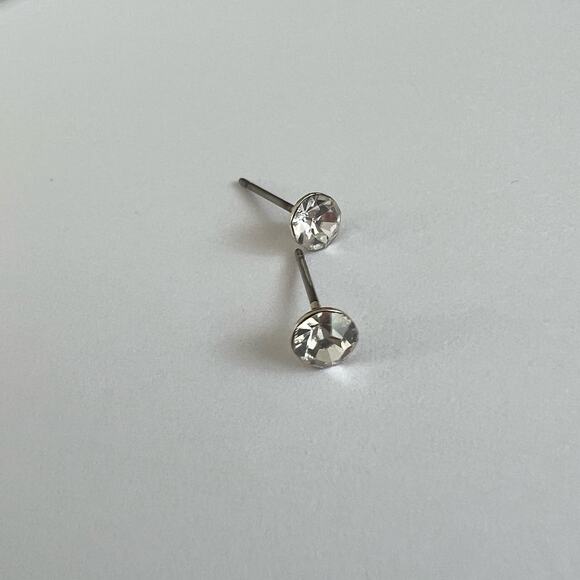 Dainty Silver Tone Crystal Rhinestone Stud Earrings Classic Round Sparkle Mini - Picture 5 of 5